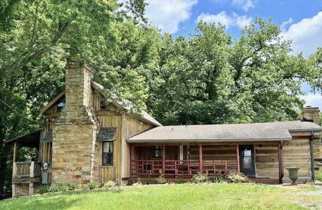Historic Creekside Cabin at Arrington Reserve