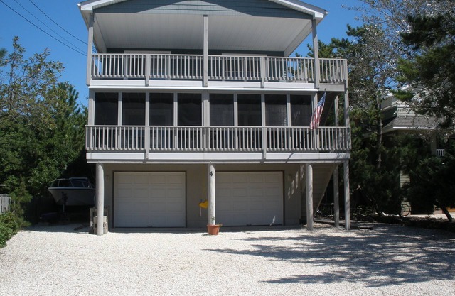 Historic District Ocean Block Lbi Duplex with free tram to the beach