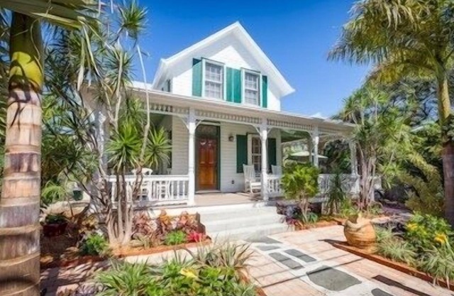 Historic House, Gorgeous Porch, Great Location, See 5 Star Reviews
