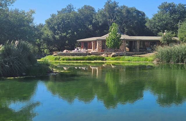 Historic Reagan Ranch Charming 2-bedroom country house with WiFi, AC in Murrieta