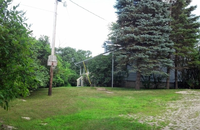 Hobby Farm Country Getaway 2 Bedroom Basement Apartment in Large Farmhouse