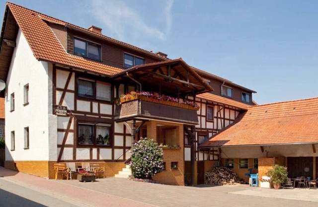 "Hochstein" Modern retreat