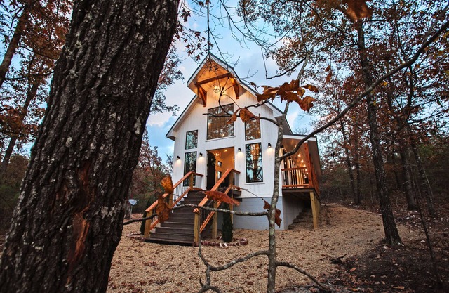 Holder Hill Honeymoon Cabin