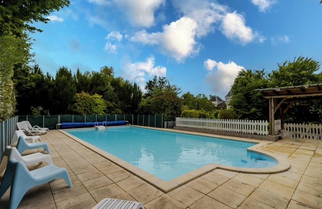 Holiday Home 'Salle De Musique' with Mountain View, Shared Pool and Wi-Fi