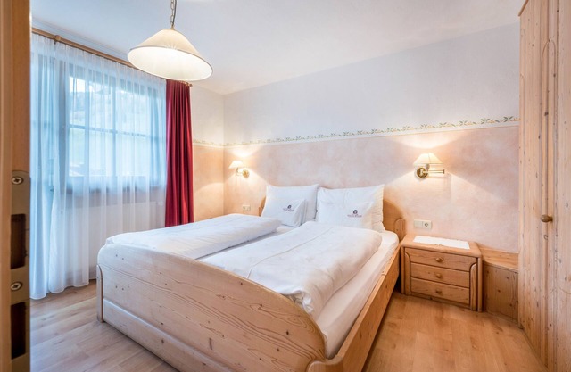 Holiday Apartment "Haus zur Vogelweide App 3" with Mountain View, Balconies & Wi-Fi