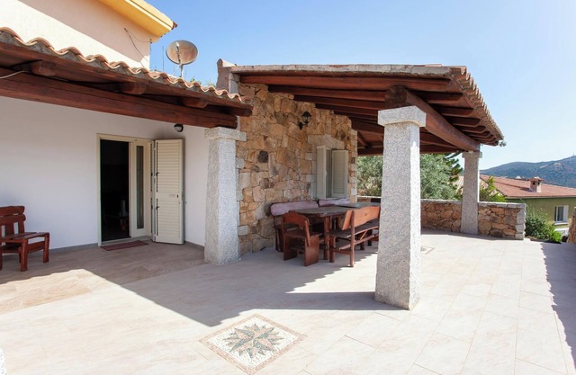 Holiday Apartment "Immerso nel verde" with Wi-Fi, Terrace & Garden