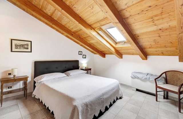 Holiday Apartment "Maison Noris" with Mountain View, Balcony & Wi-Fi
