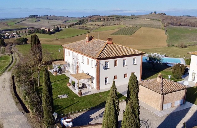 Holiday Apartment "Glicine" with Shared Pool, Shared Garden & Wi-Fi