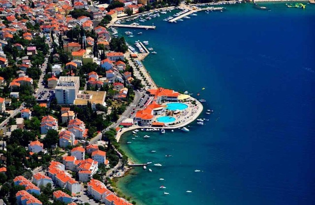 Holiday apartment with air conditioning