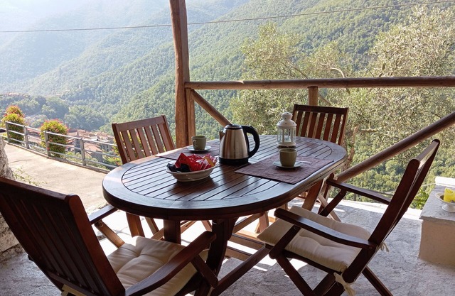 Holiday Home Agriturismo U' Spigu - "Nonna Annetta" with Private Terrace, Shared Garden and Wi-Fi