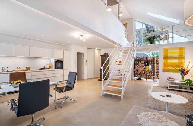 Holiday Home 'Architektenhaus Baden Mit Studio' with Mountain View, Private Terrace and Wi-Fi