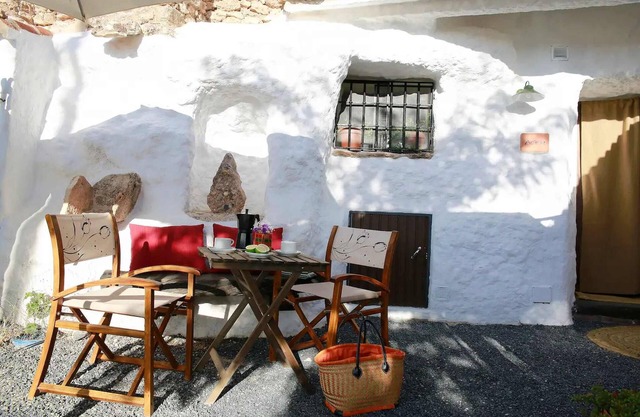 Holiday Home 'Cuevas Balcones de Piedad - Acacia' with Terrace, Shared Pool & Wi-Fi