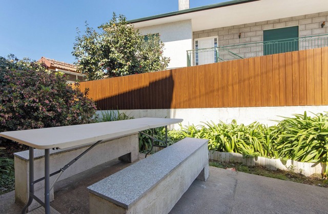 Holiday Home 'Estúdio Entre Porto E Aveiro' with Mountain View, Shared Terrace and Wi-Fi