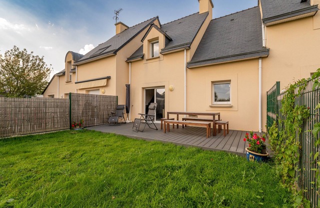 Holiday Home 'Gite Riantec - Maison Bord De Mer' with Terrace, Garden and Wi-Fi