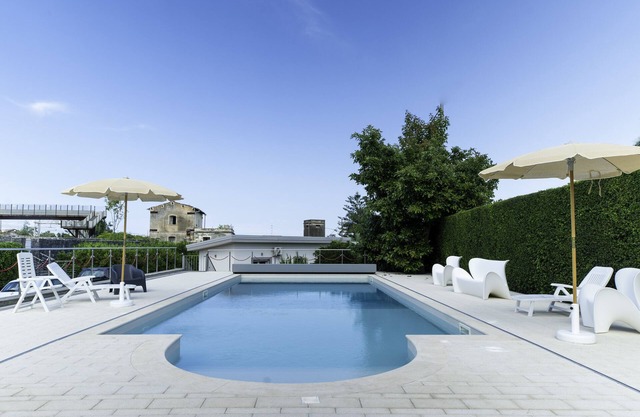 Holiday Home 'Tropical House' with Sea View, Private Pool & Wi-Fi