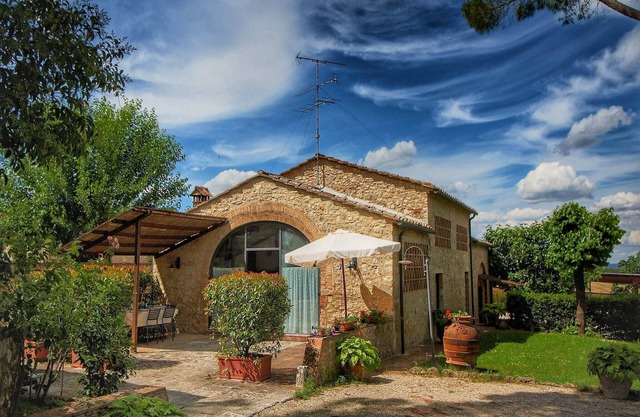 Holiday Home in Chianti Hills with Pool