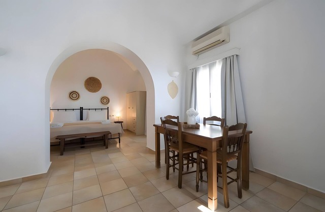 Holiday Home 'Kythiris Studios - Bungalow 2' with Sea View, Wi-Fi and Air Conditioning