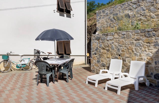Holiday Home 'La Casa Sul Lago' with Sea View, Private Garden and Wi-Fi
