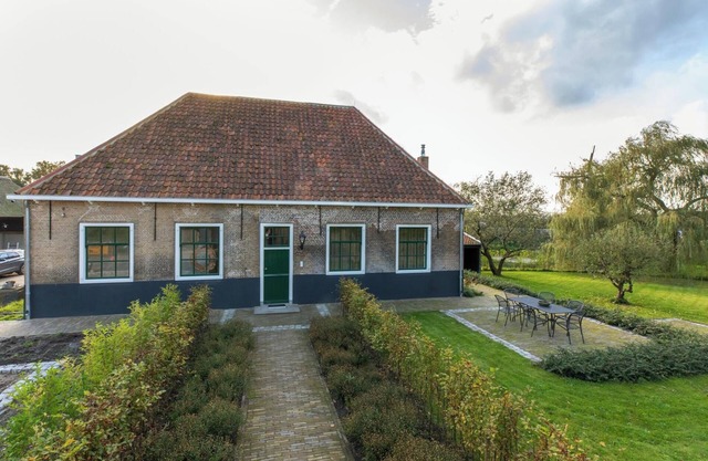 Holiday home - Stationsweg 5 | Heinkenszand 'Boerderij Molenhof'