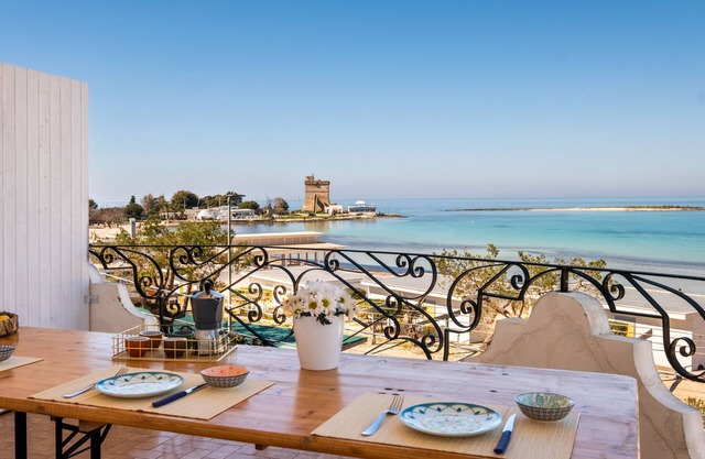 Holiday Home 'Villa Gaudì - Sagrada' with Sea View, Wi-Fi and Air Conditioning