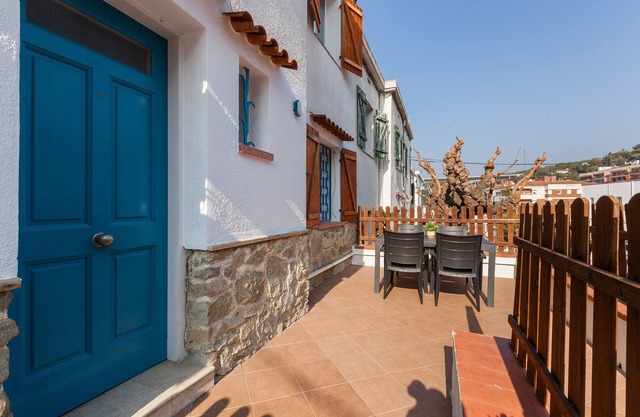 Holiday Home with Private Terrace, Wi-Fi and Air Conditioning