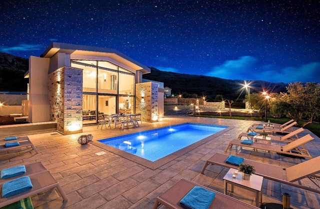 Holiday house Yeoryioupolis Kriti for 1 - 45 persons with 15 bedrooms - Holiday house