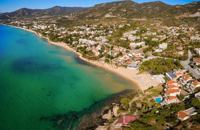 HOLIDAY HOUSE by the sea