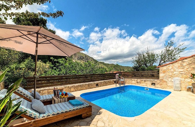 Holiday house Kourna for 1 - 6 persons with 2 bedrooms - Holiday house