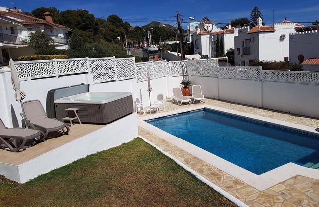 Holiday house Nerja for 1 - 6 persons with 3 bedrooms - Twin house