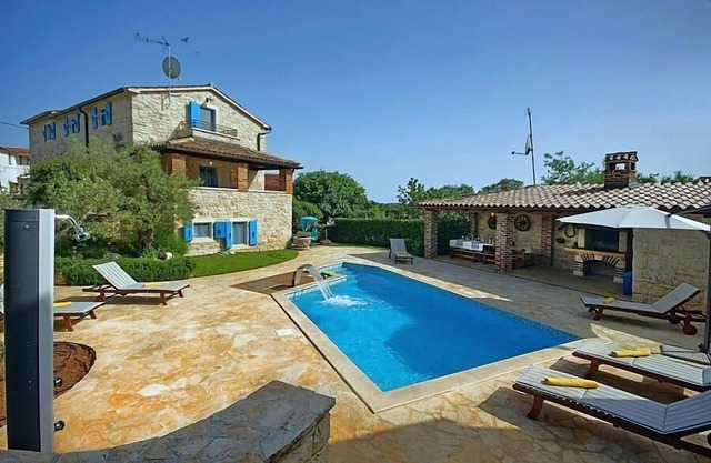 Holiday house Poreč for 1 - 8 persons with 4 bedrooms - Holiday home