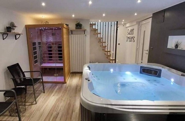 Holiday house with a swimming pool Novi Marof, Zagorje (K-21983)