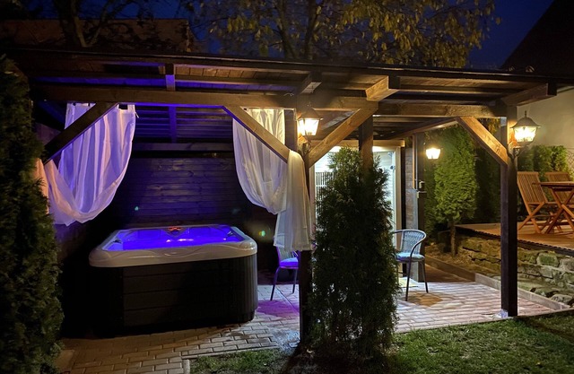 Holiday house with whirlpool - in Bohemian Paradise