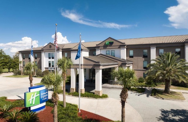 Holiday Inn Express and Suites New Orleans Airport by IHG