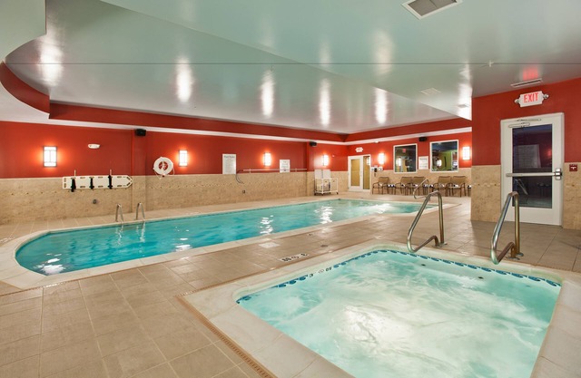 Holiday Inn Express Hotel & Suites Dayton South - I-675 by IHG