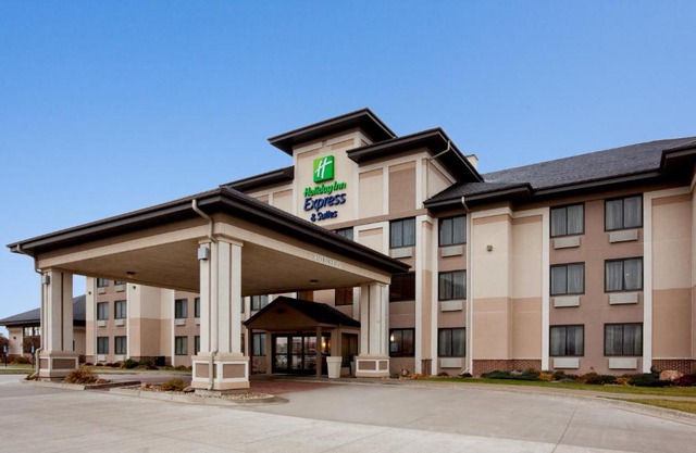Holiday Inn Express & Suites - Worthington by IHG