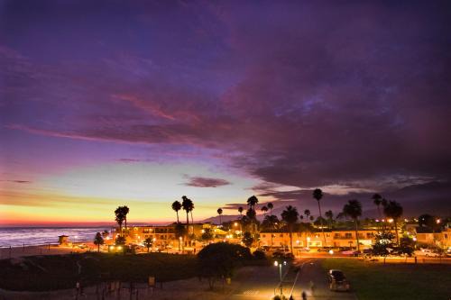 Holiday Inn Express & Suites Carpinteria by IHG