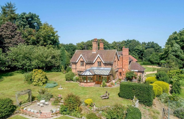 Holly Lodge
