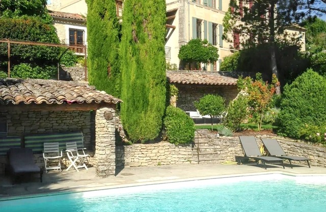 Homerez - Family villa with private pool in Lacoste – 250 m²