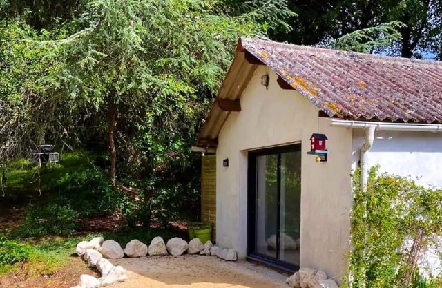 Homerez - House for 2 ppl. with shared pool, sauna, jacuzzi, spa and garden
