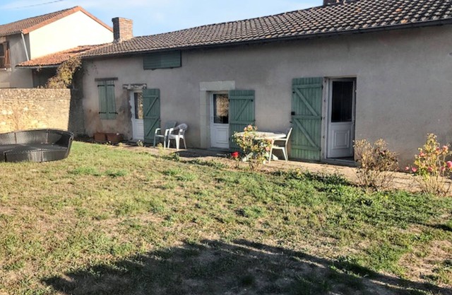 Homerez - House in Mouterre-Silly