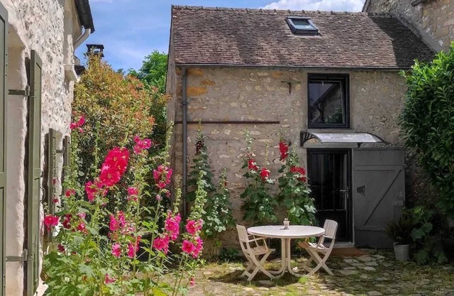 Homerez - House with 1 Bedroom in Avon - Canoeing Nearby
