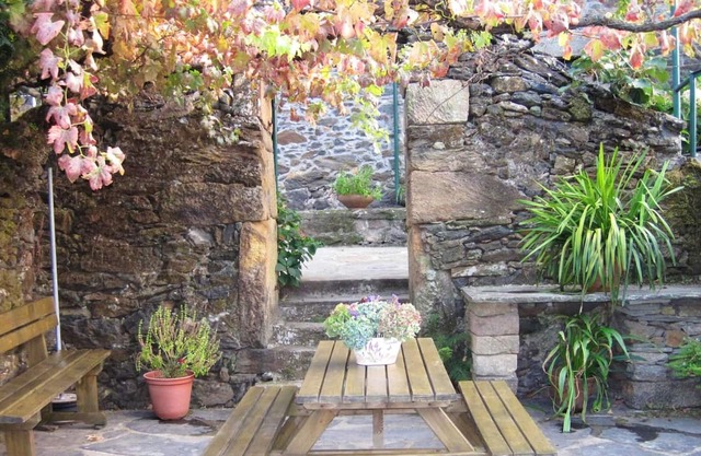 Homerez - Nice house for 3 ppl. with terrace at Amarante
