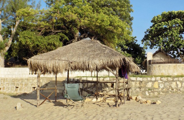 Homerez - Spacious Apartment in Majunga, Terrace