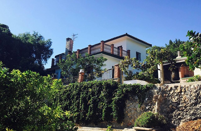 Homerez - Spacious house in Tortosa with private pool
