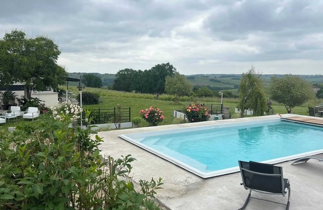 Homerez - Villa amid the vineyards