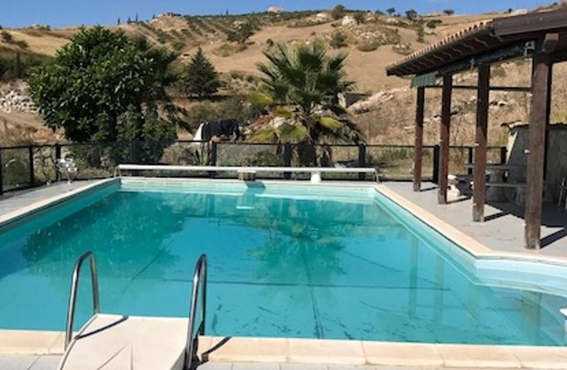 Homerez - Villa for 8 ppl. with swimming-pool, jacuzzi and garden at Bivona