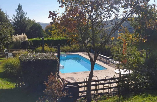 Homerez - Villa with Pool and View in Bannes