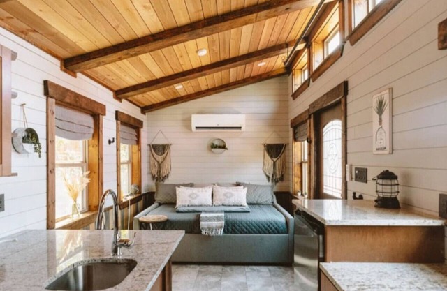 Honeymoon Suite: In Nature, Walk to Wine Tasting - TinyCamp!