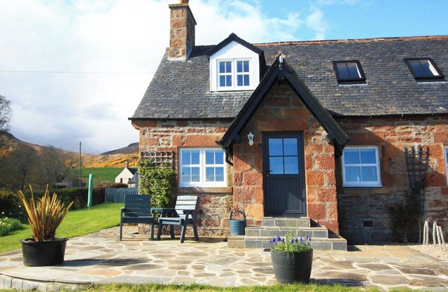 Honeysuckle Cottage - UK7678