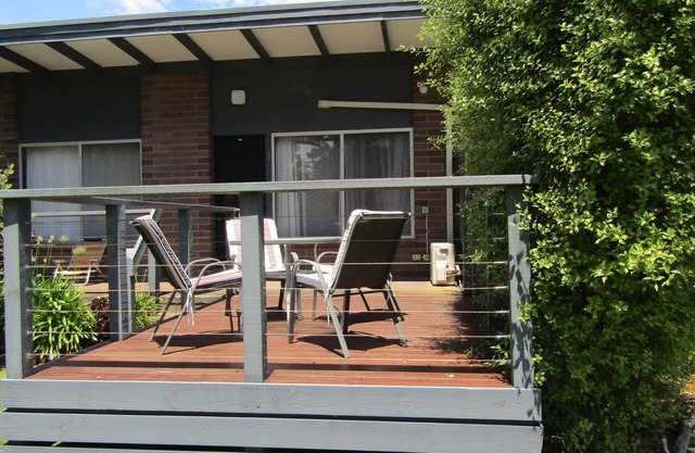 Honeysuckle Lodge